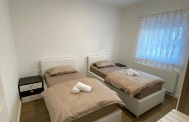 Manuela - Zaprešić - Foto 11