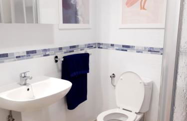 Impressive apartment with 3 bedrooms metres from the beach - Photo 28