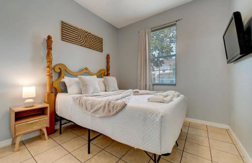 Comfy Townhome Minutes from Disney - Photo 14