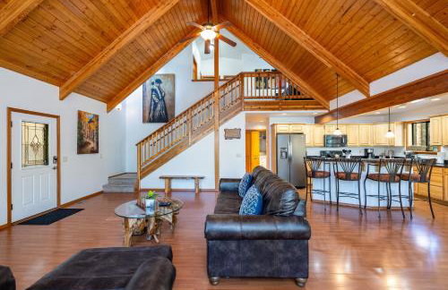 Chalet in the Pines Spa Game Room Wraparound Deck - Foto 5