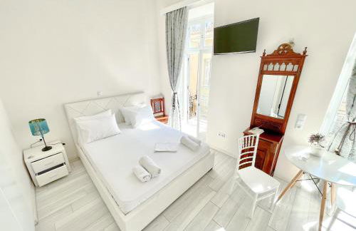 Xenias Rooms Apartments - Foto 7