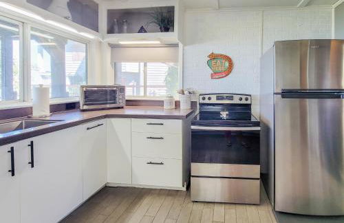 Cozy Coastal Retreat - Foto 29