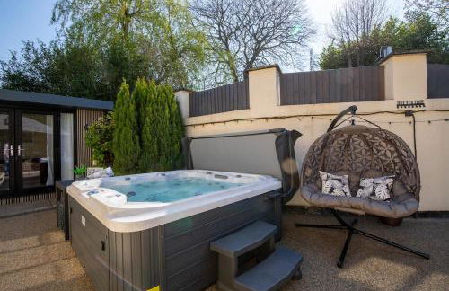 Rainbow Cottage Spacious Detached Home, Hot Tub, Sleeps 7 - Foto 5