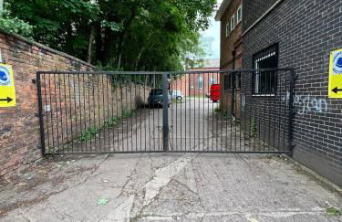 Alexandra Apartment -Secured Parking -2 Bedrooms - Photo 25