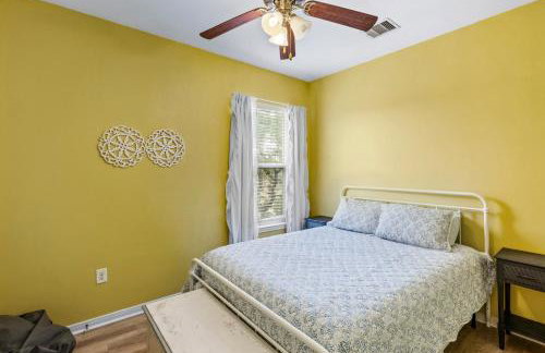 Summer Bliss Walk to Beach Master Suite Bunk Beds Sleeps 9 - Foto 24