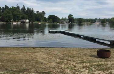 Waterfront Home on Bantam Lake with Private Beach - Foto 34