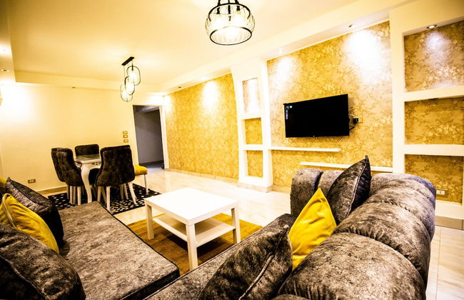 Yellow & Brown Moderne Style Near Food-court - Foto 3