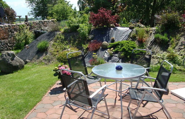 Yellow - Peter's Modern Retreat - Photo 8