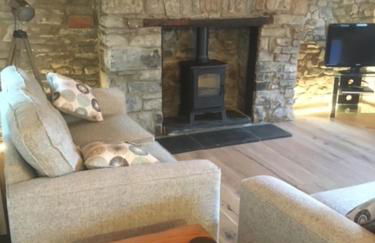 No 1 Dolheulog Aberaeron SA46 0EP - Photo 2