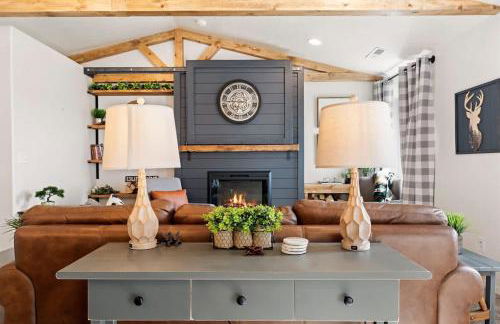 Modern Cabin Vibes, Vaulted ceilings, Sleeps 8! - Foto 13