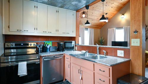 Charming Benson Home - Sleeps 5 Hot Tub! - Foto 5