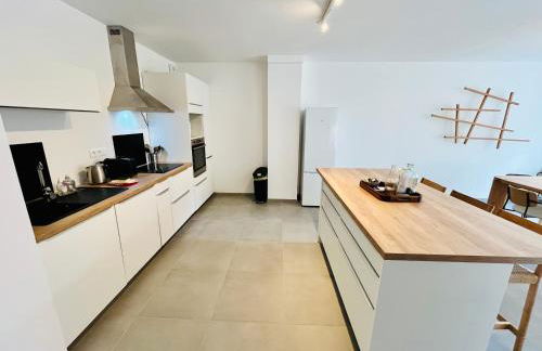 Hypercentre, spacieux, lumineux, la Maison du Rempart - Photo 5