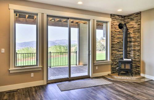 Chic Willamette Valley Home with Deck and Vineyard! - Foto 6