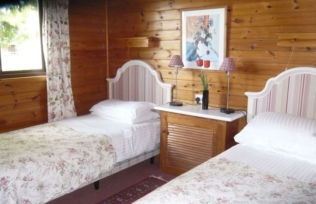 Cosy Pine Lodge With far Reaching Country Views and Large sun Deck - Photo 8