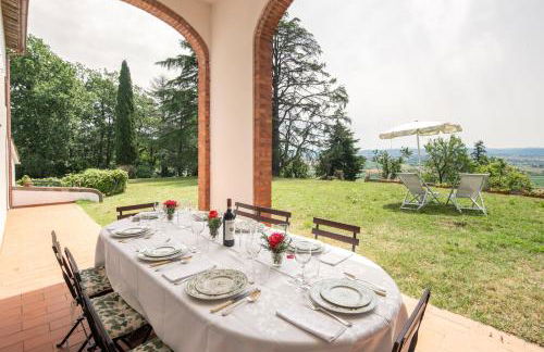 Exclusive 1970s villa with pool and garden by VacaVilla - Foto 8