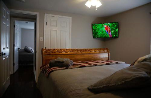 1939 Four Bed Rustic Escape by Casino - Foto 57