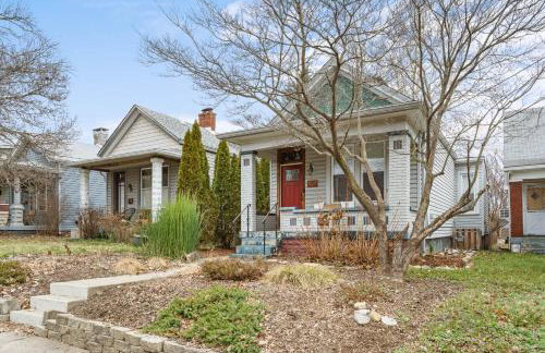 Charming City Home with Patio Fire Pit & Record Player-Family Friendly - Foto 30