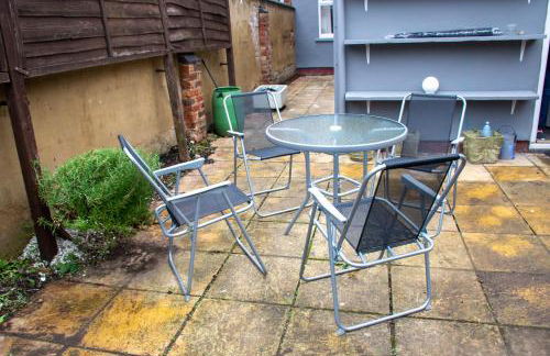 Royale Green View House- free parking, Wifi, Perfect for Contractors and Holiday - Photo 33