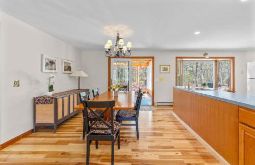 Lovely House 5 Min to Beach with Deck Grill and Garage - Foto 20