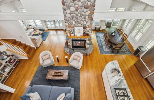 Coastal Cottage by Juniper Holiday + Home - Photo 33