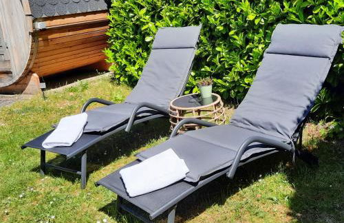 Ferienhaus "Auszeit mit Herz" im Ferienpark Extertal - Kamin, Fass-Sauna, Massagesessel - Foto 3