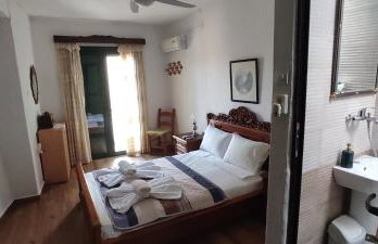 Traditional stone house in Kefalas-Sea view - Photo 8