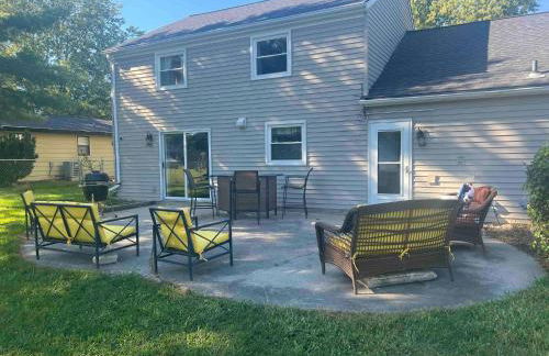 [4-BR/Sleeps 12] Family & Friends Home in Indiana - Foto 60