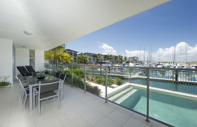 Blue on Blue Apartment 914 - Photo 13