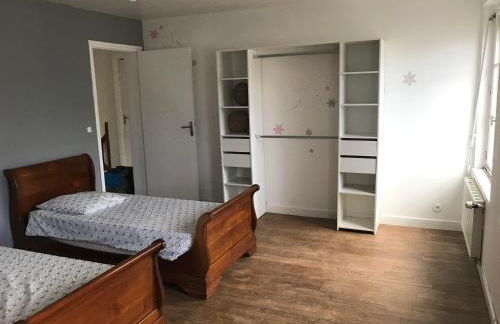 Gîte Manava - grande maison avec jardin en centre ville - Foto 6