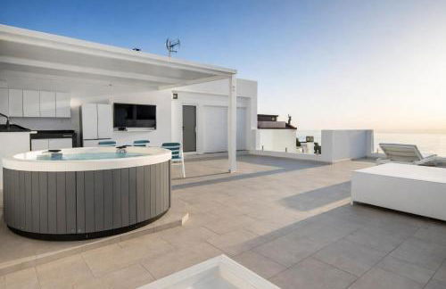3 BEDROOM OCEAN VIEW PENTHOUSE WITH PRIVATE TERRACE & jACUZZI - Foto 21