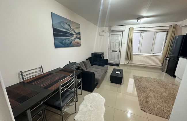 Charming 1-bed Apartment in Chigwell - Foto 8