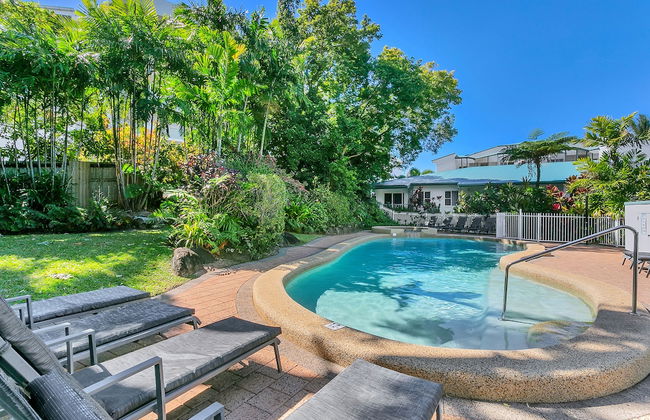 Beachfront Apartments on Trinity Beach - Photo 32