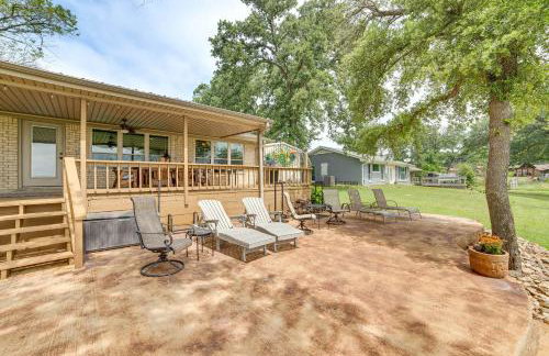 Waterfront Retreat with Dock on Cedar Creek Lake! - Foto 27