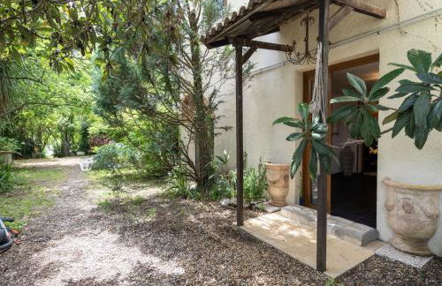 Majestic Holiday Home in Laroque With hot tub - Foto 28