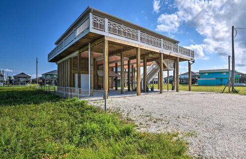 Ocean View and Wraparound Deck Crystal Beach Home! - Foto 2