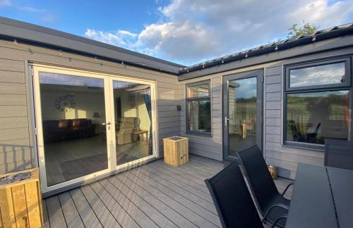 POPPY LUXURY LODGE Sleeps 8 at Fairview Farm, Ravenshead, Nottingham Near Sherwood Forest, Dog Friendly, Farm Stay great for wedding groups, families, Hen Do's, friends gatherings with amazing views - Foto 62