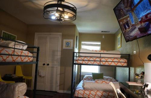 Massive lakefront home with HOT TUB - Foto 18