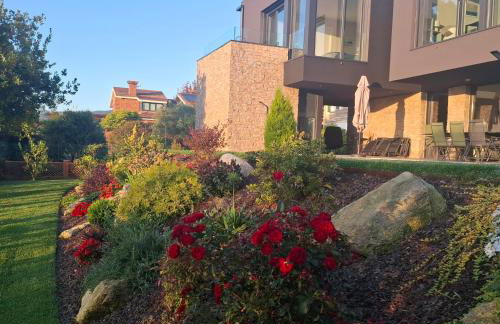 Chalet de lujo con piscina cercano a la playa - Foto 1