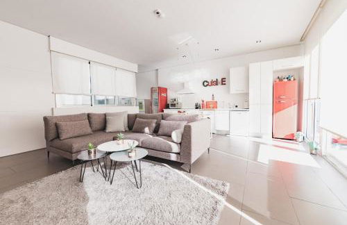 Beach & Urban Attic - Photo 6