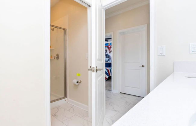 Luxurious Family-friendly 5 Bd 12 Guests w Screened Pool Close to Disney - Foto 129