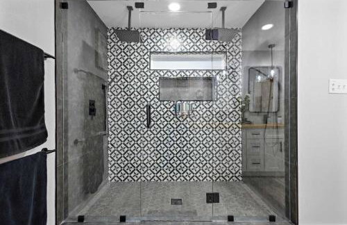 Dallas Family Fun Haus with Pool and Massive Game Room - Foto 26