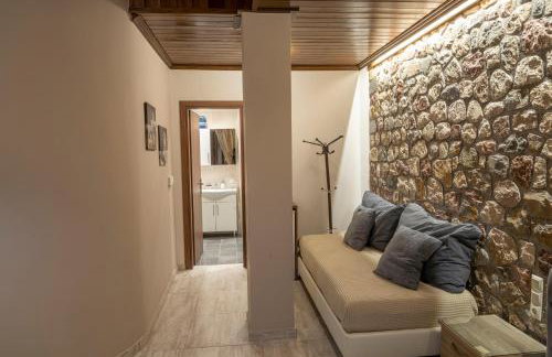 Liontos Rooms - Photo 21