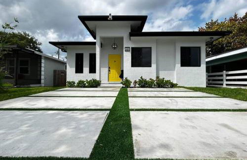 Sunny Delight Home Near Airport - Foto 8