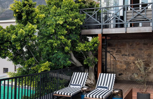 More Quarters Hotel - Photo 25