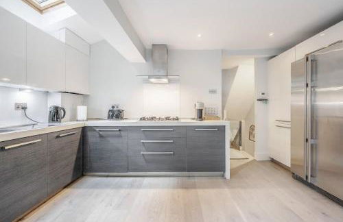 Stylish 3-floor 3bed home with garden near river - Foto 16