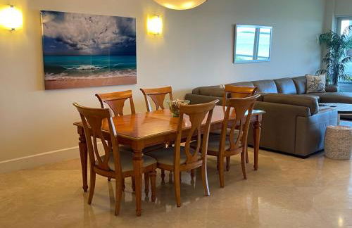 LIC Mgr - LUXURIOUS 2 BED 3 BATH PENTHOUSE SUITE - PANORAMIC OCEAN VIEWS! INDOOR PICKLEBALL - SPEAKEASY! - Foto 12