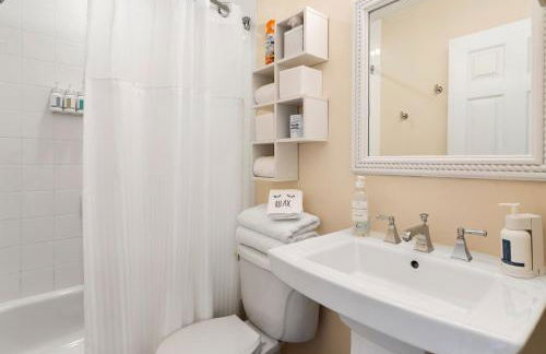 Beach House Getaway - 2 & 2-5 Villa - OS Slip-Ramp-Pkg - Photo 18