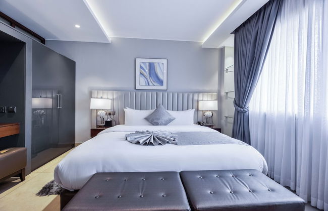 Oak Plaza Suites - Photo 10