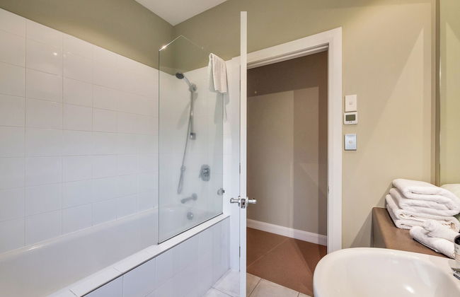 Castor Bay Home near Albany Sleeps 9 - Foto 40