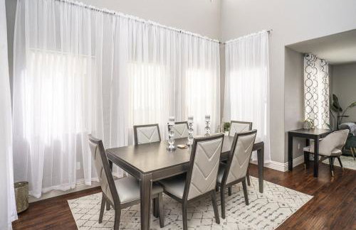 Viva Vegas Cozy 3BR Home Minutes from the Strip - Photo 18